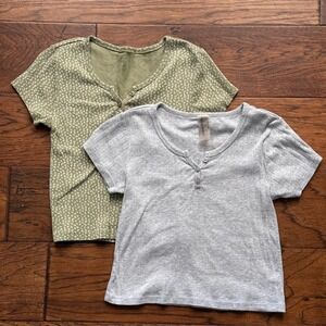 Urban Rebel Henley Tops Pointelle Ribbed Knit Casual Lot of 2‎ Size M